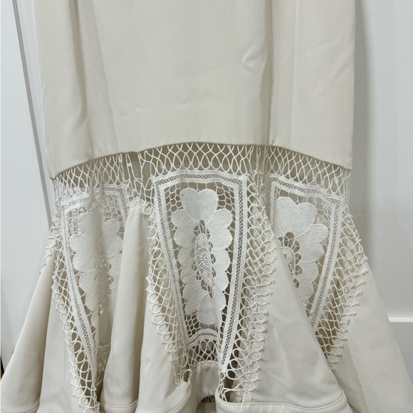 Revolve Bronx and Banco size 2 US Elegant Cream Lace Dress - Picture 3 of 7